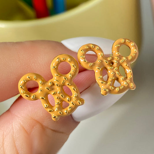 Pretzel 🥨 🐭 mouse earrings